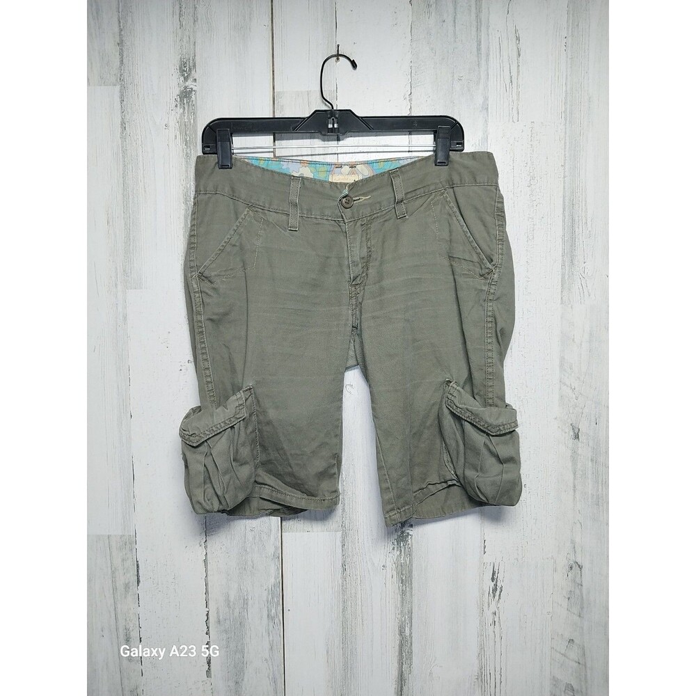 Levi's Women's Size 7 Green Cargo Shorts Y2K Low Rise